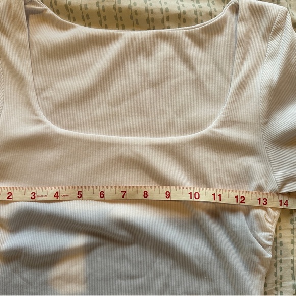 Busty Basics - Half sleeve ribbed tee (12 D-F Aus bra size) - Picture 6 of 6